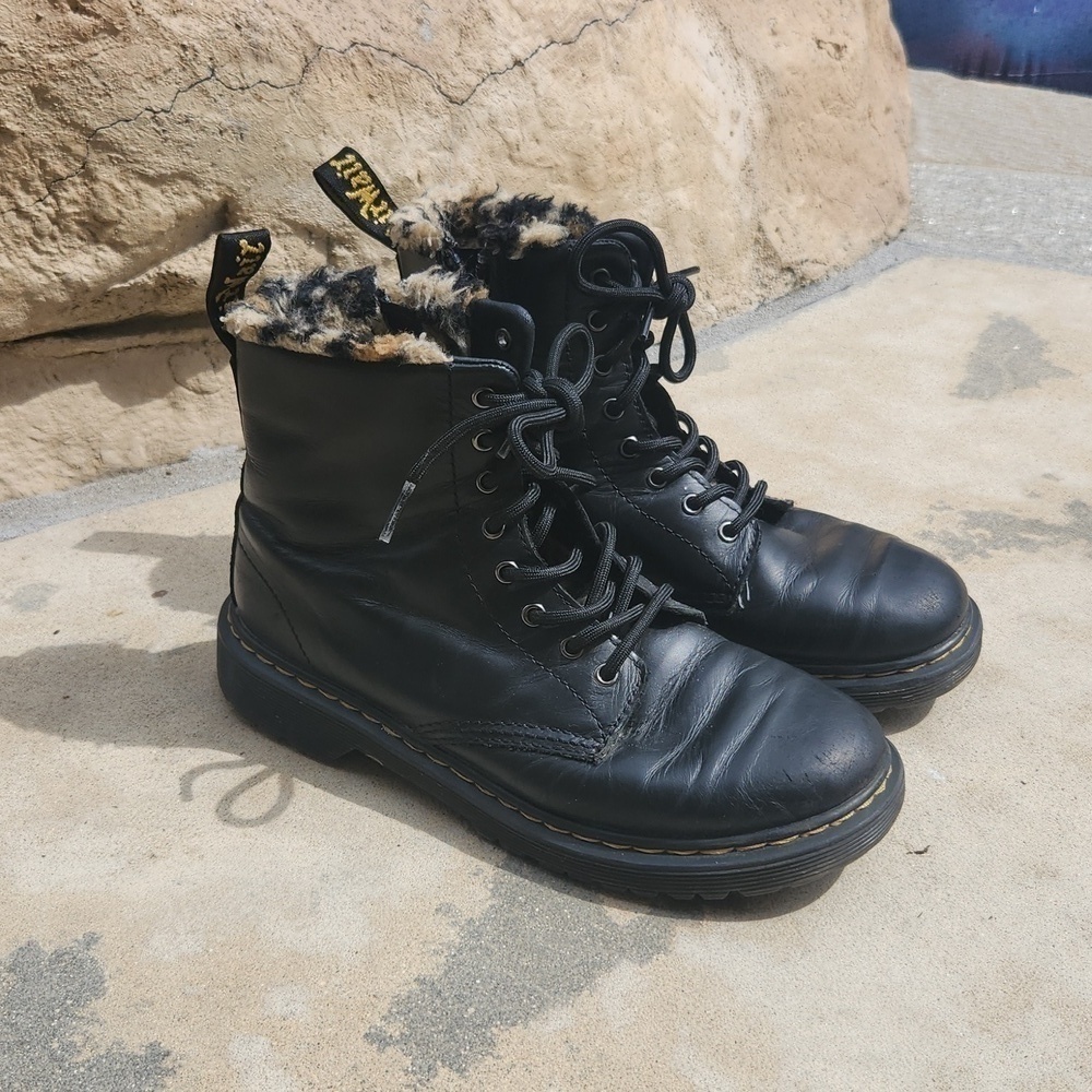 Dr. Martens 1460 Serena black Fluff cheetah Leather boots size 5